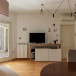 Porta Portese Modern Terrace Apartment