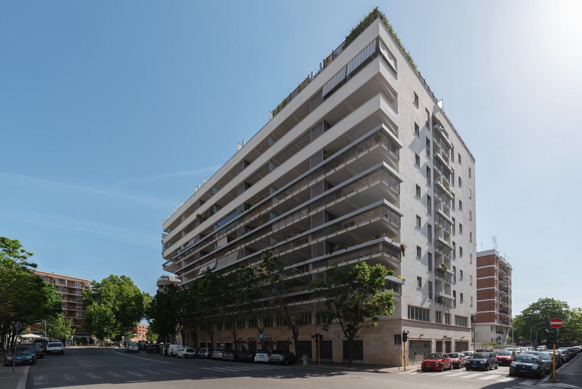 Porta Portese Modern Terrace *