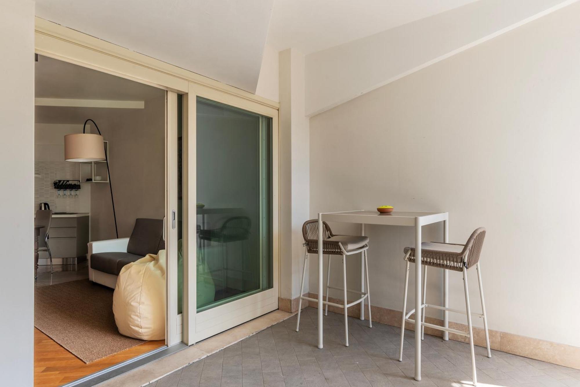 Porta Portese Modern Terrace Apartment
