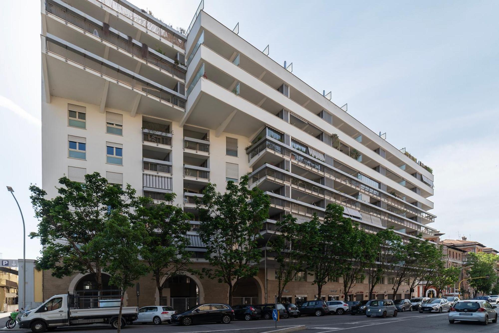 Porta Portese Modern Terrace